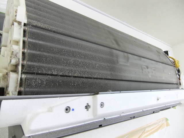 空気清浄機能付きエアコンの熱交換器